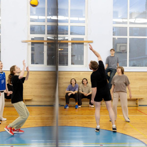 Волейбол: учителя сыграли с учениками