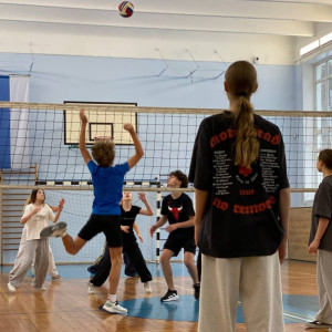 Пионербол: 7А против 7Б